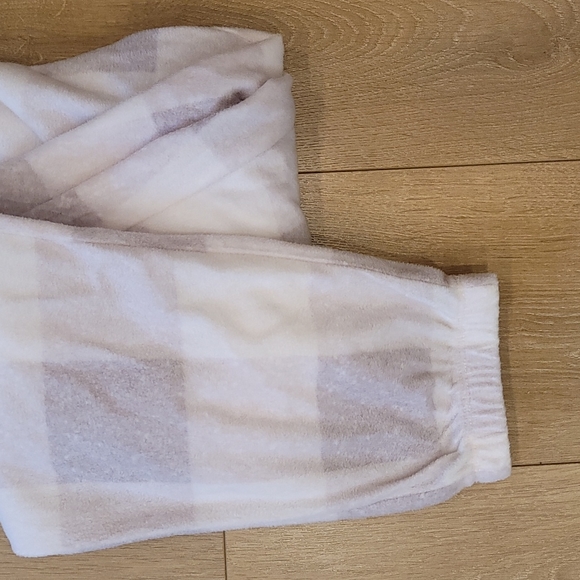 NWOT Fuzzy Soft Pajama Set Medium Med M - Picture 5 of 7